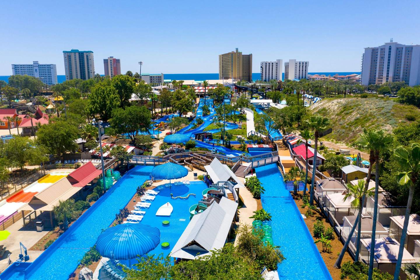Big Kahuna’s Destin is the Largest Water
Park on The Emerald Coast boasting
more than 40 water attractions!