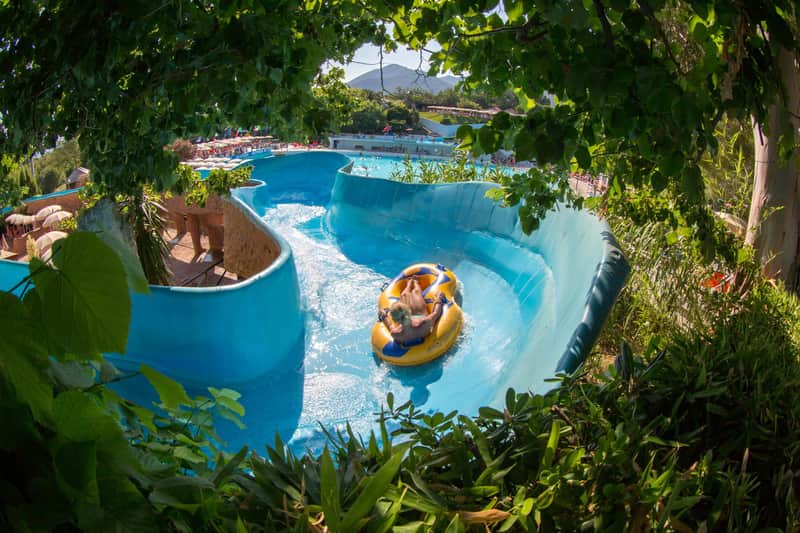 Le Caravelle Water Park: Entry Ticket + Lunch